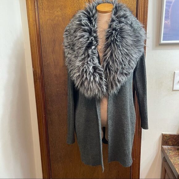 Michael Kors Grey Faux Fur Ribbed Sweater Cardigan Size Medium - Picture 11 of 12